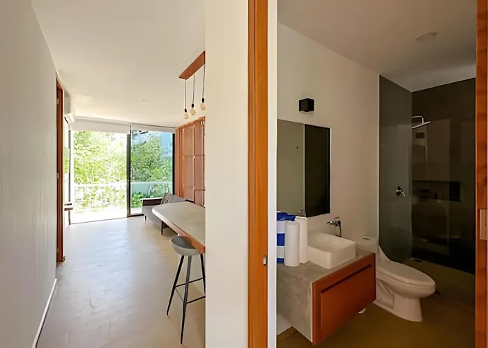Sak Apartment *